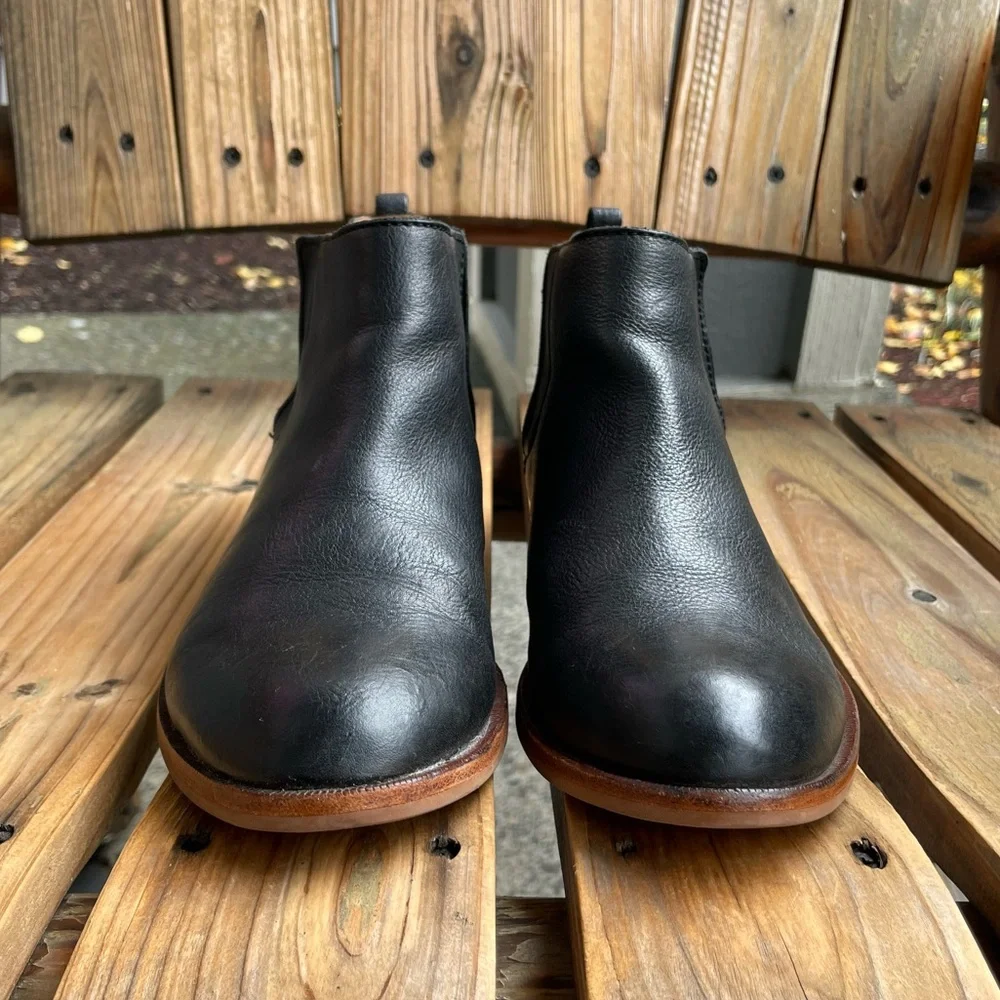 Kork-Ease Velma Black Leather Chelsea Boots Ankle Womens Size 7